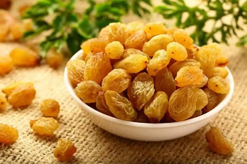 تصویر 1 از کشمش طلایی ملایر از انگورهای مرغوب و طعم شیرین
